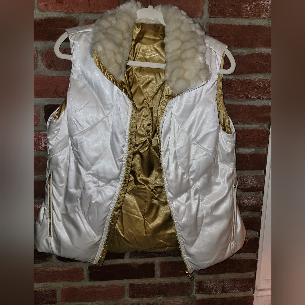 Womens Nike Puffer Vest Reversible White Gold Size M
